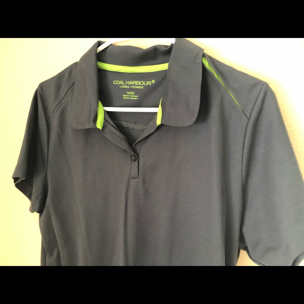 Coal Harbour Women’s Gray Polo Shirt  Size Medium